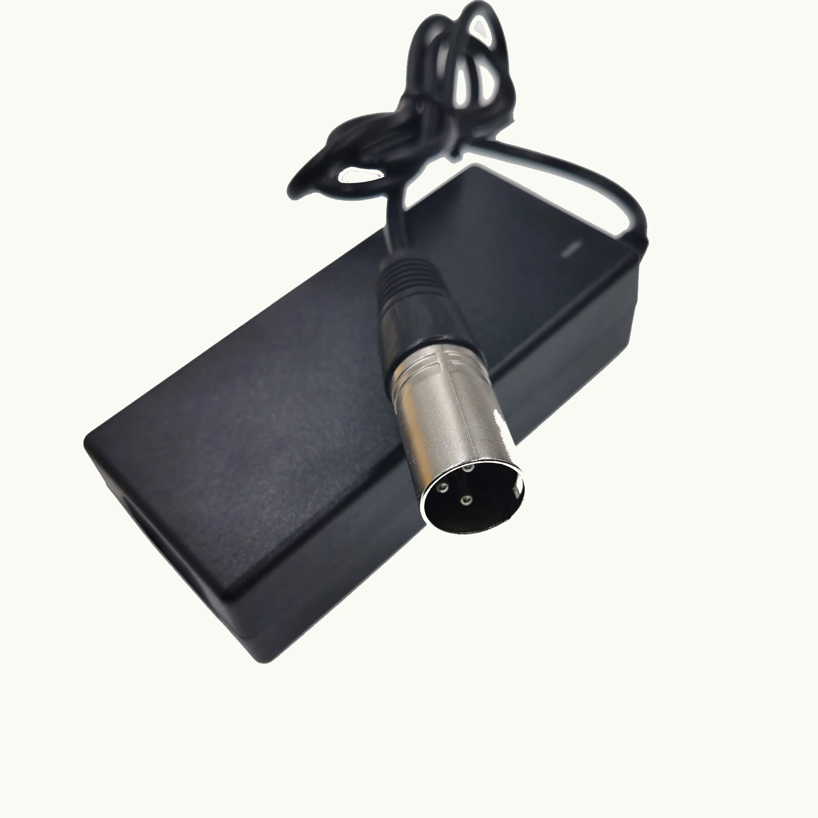 Chargeur de batterie au Lithium 42V 2A pour batterie au lithium 36V 10S, connecteur XLRM, entrée 100-240V