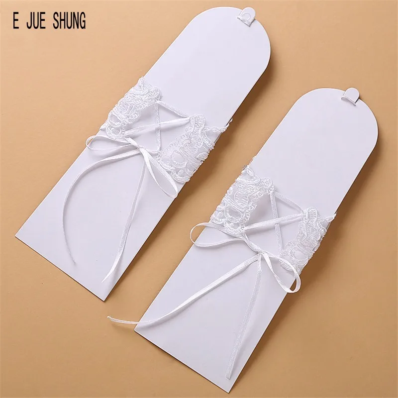 E JUE SHUNG Neue Kurze Braut Handschuhe Mit Bogen Finger Spitze Hochzeit Handschuhe Weiß Elfenbein Hochzeit Zubehör Veu De Noiva