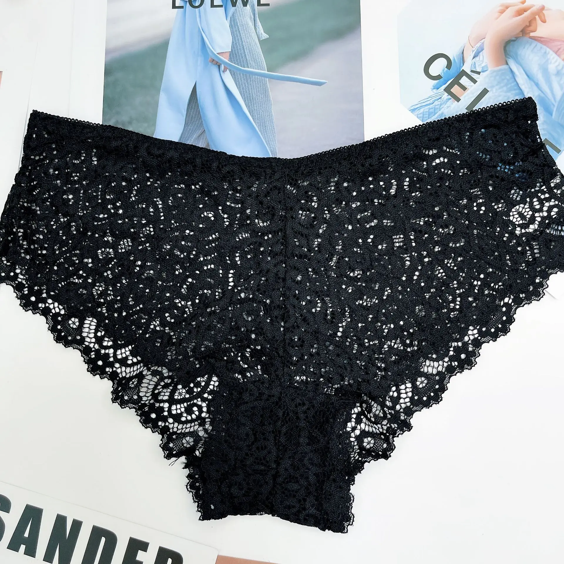 2022 New Women\'s Underwear Sexy Lace Panties Fashion Comfort Hollow Out Briefs Mid Waist Seamless Underpants Female Lingerie