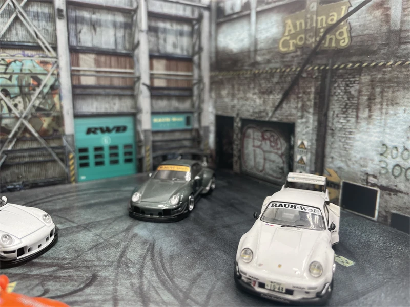 1:64 Backstreet Plaza /Christmas graffiti /Old Factory Warehouse RWB Parking lot