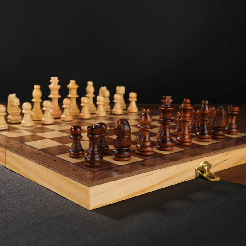 2021 New 4 Queens Magnetic International Chess Game Wooden Chess Set Wooden Chess Pieces Foldable Wooden Chessboard Gift I157