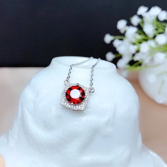 

KJJEAXCMY fine jewelry natural garnet 925 sterling silver girl new pendant necklace chain Gift Birthday Party Wedding Engagement