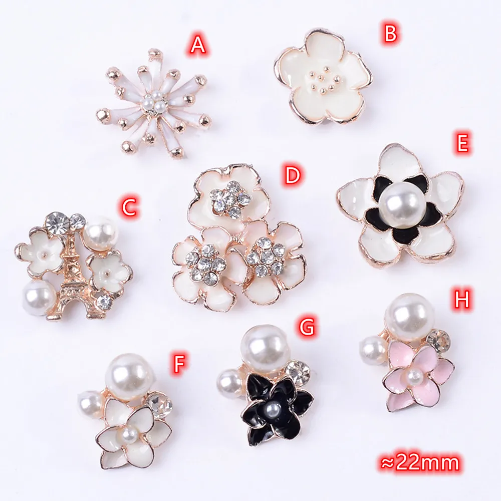 Nail Art White Flower Rhinestone Embellishements 20pcs Cluster Pearls Flowers Flatback Gold Button for Women Jewelry Making