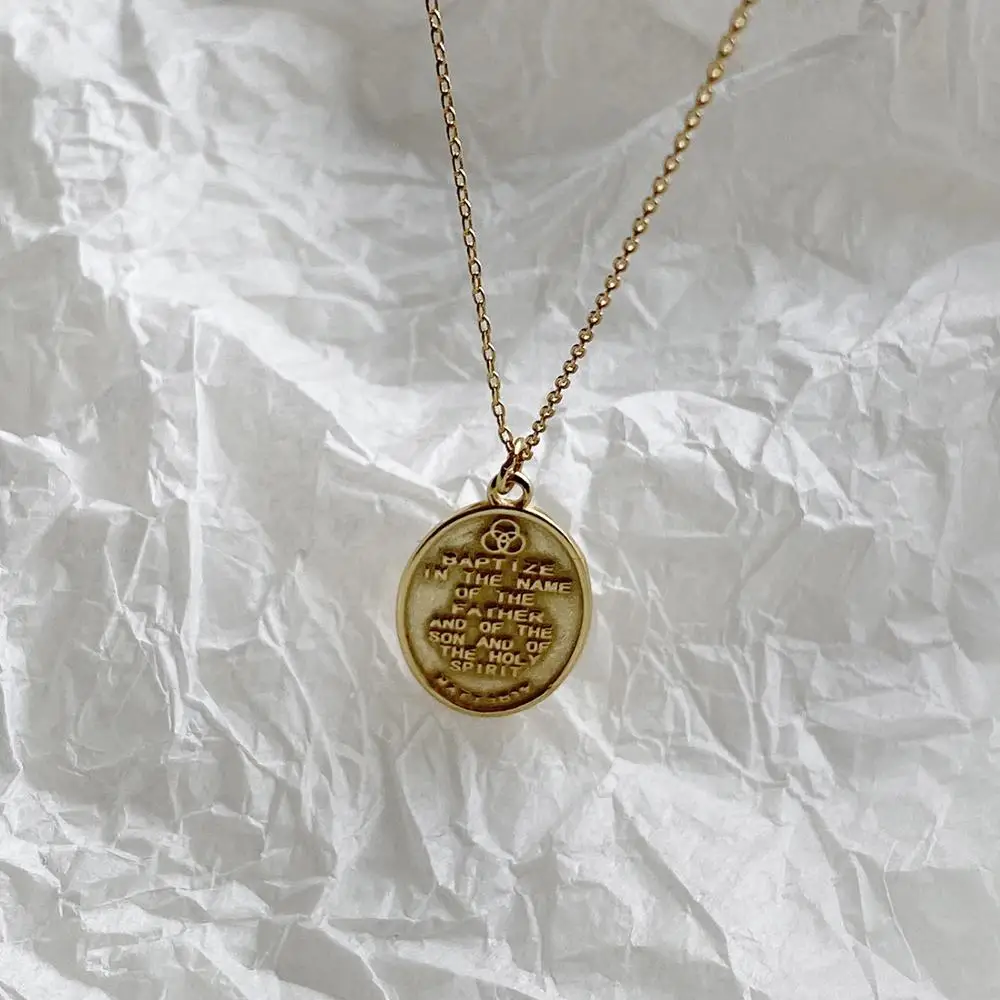 Roman Authentic 925 Sterling silver gold SUN Queen letters engraved personality Oval Coin Pendant Necklace Charms  C-B710