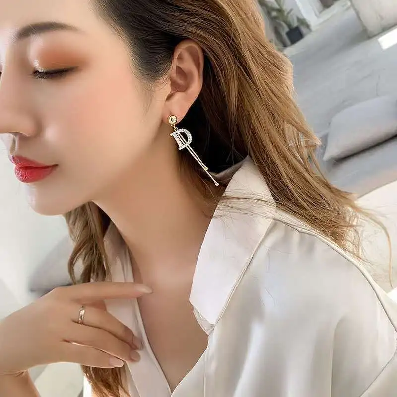 Luxury Brand Long Chain Letter D Clip Earrings For Women Crystal Big Hanging Earring Wedding Jewelry Statement pendientes