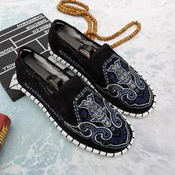 Classic Chinese Embroidered Men's Flats Shoes Slip on Casual Canvas Shoes Black Comfortable Loafers Flats Men mocasines hombre