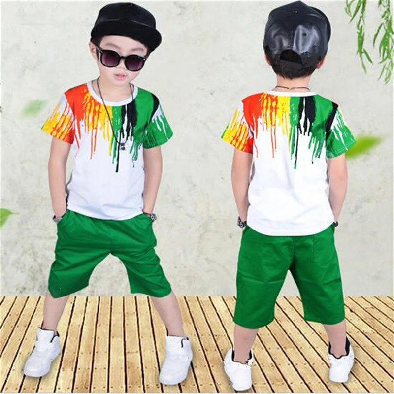 2024 neue Sommer Jungen Kleidung Set lässig Hip-Hop-Streifen bunte T-Shirt Hose 2 Stück Anzug Kindergarten Leistung Kinder kleidung