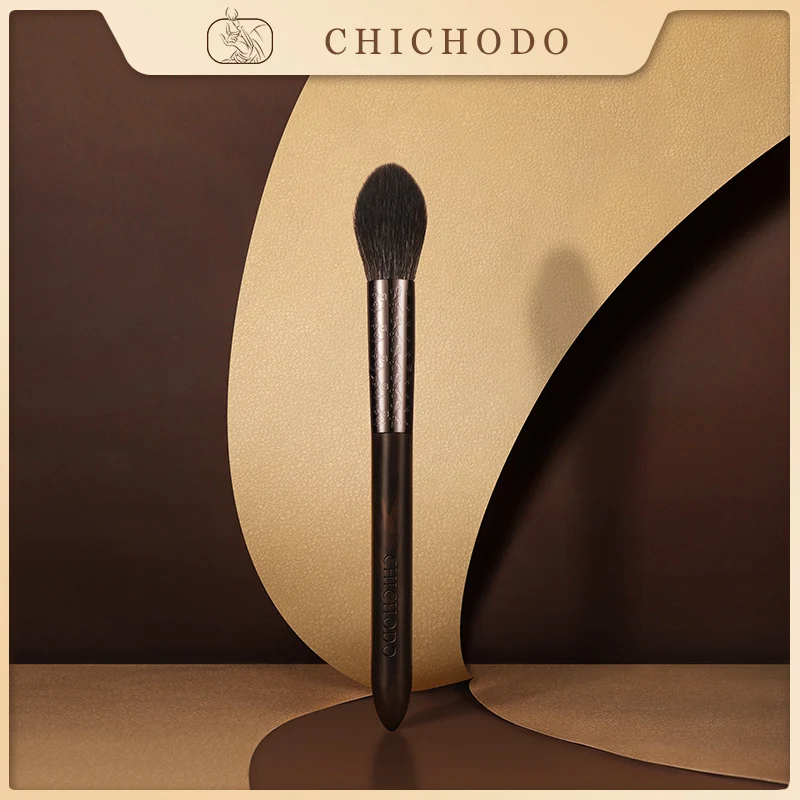 

CHICHODO Makeup Brush-Luxurious Carved Ebony Animal Hair Series-Fox&Gray Rat&Goat Hair Highlighter Brush-Cosmetic Tools-F108