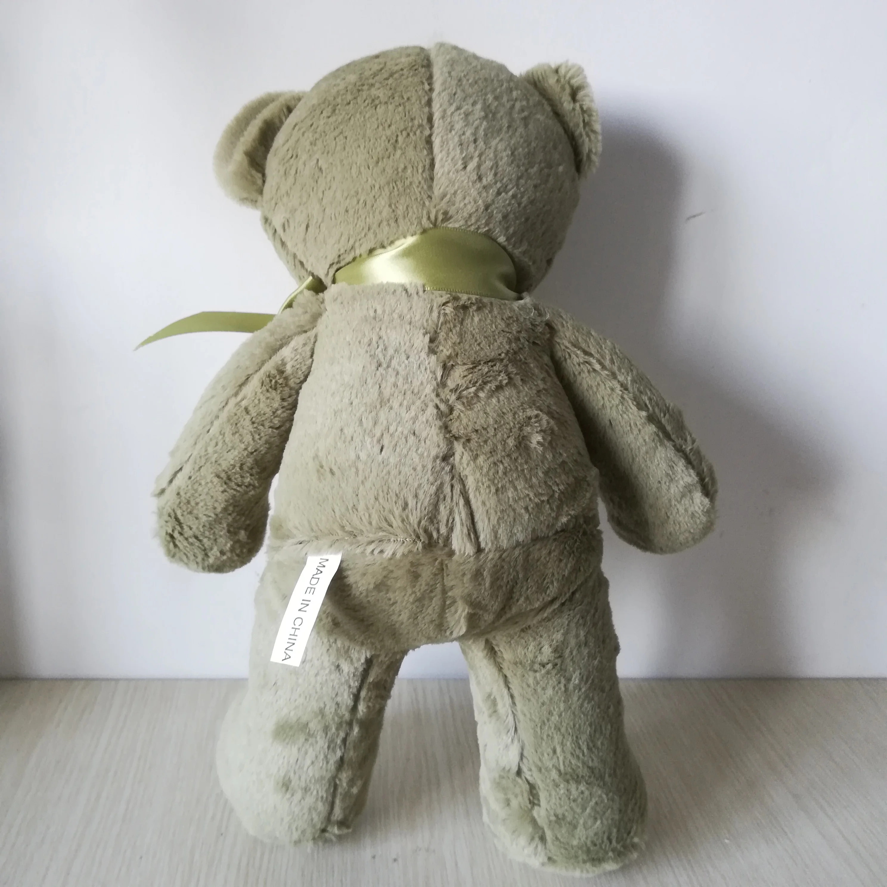 Ours en peluche noir vert d'environ 35cm, jouet en peluche avec nœud papillon, poupée douce, cadeau de noël h2558