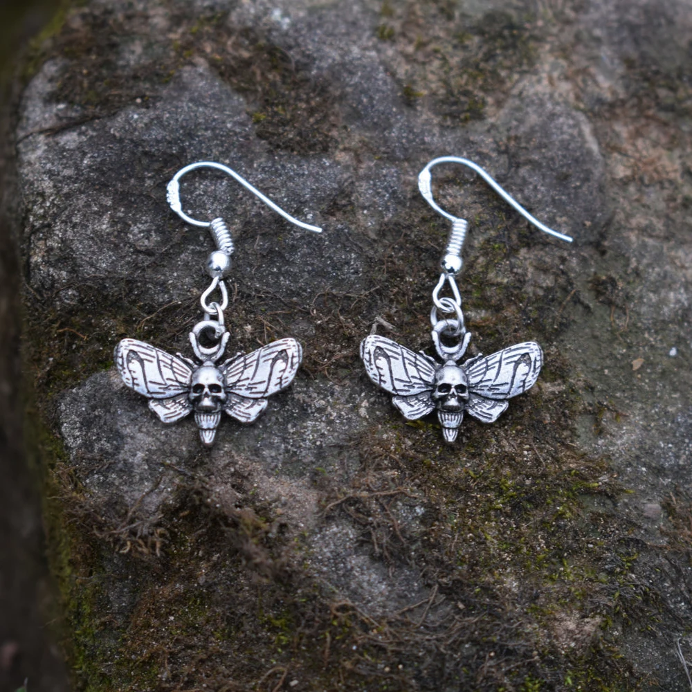 SanLan 1pair dead head skull moth earring