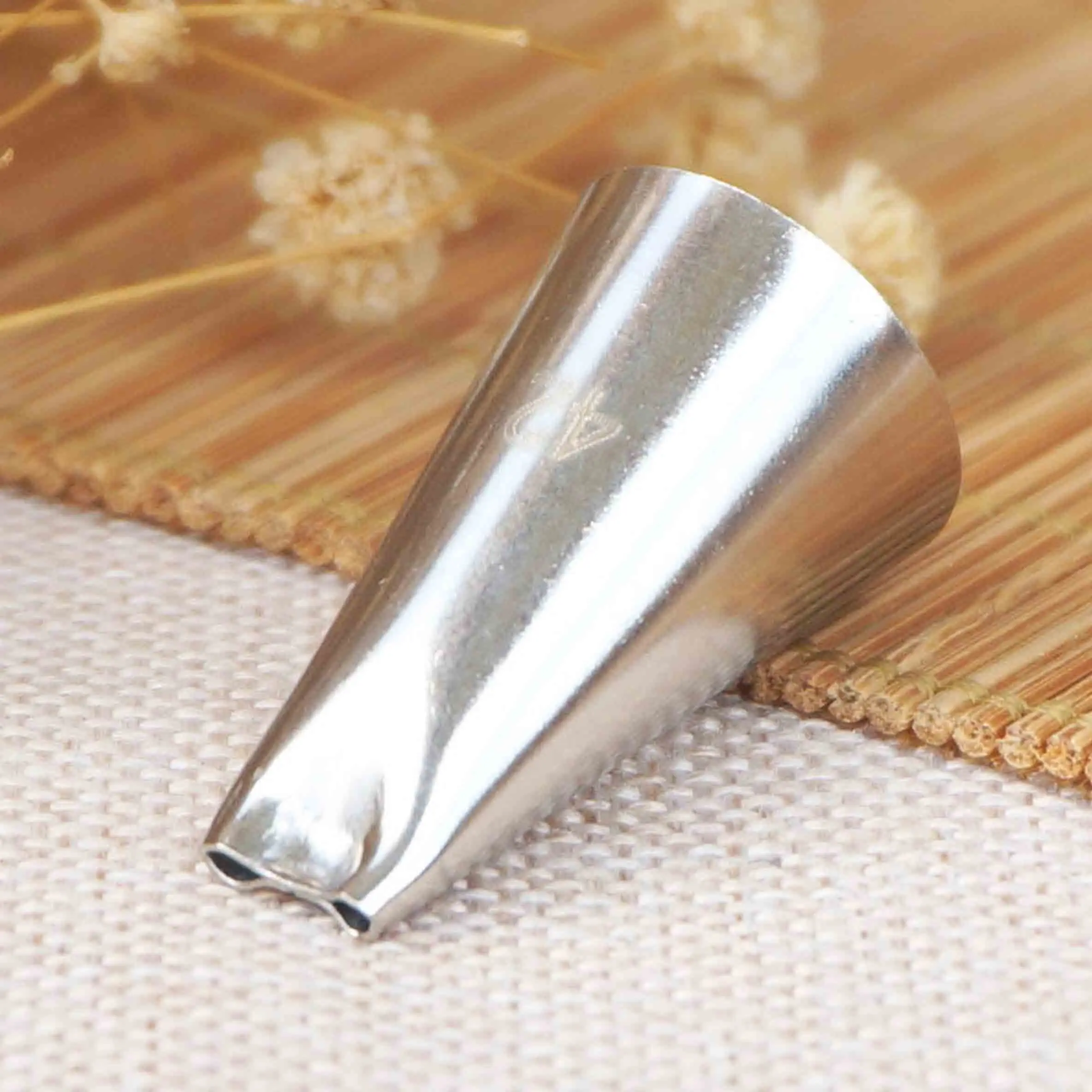 #42 Two-Hole Piping Nozzle Icing Tip Cup Cake Cream Decorating For Pulling Parallel Line Small Size