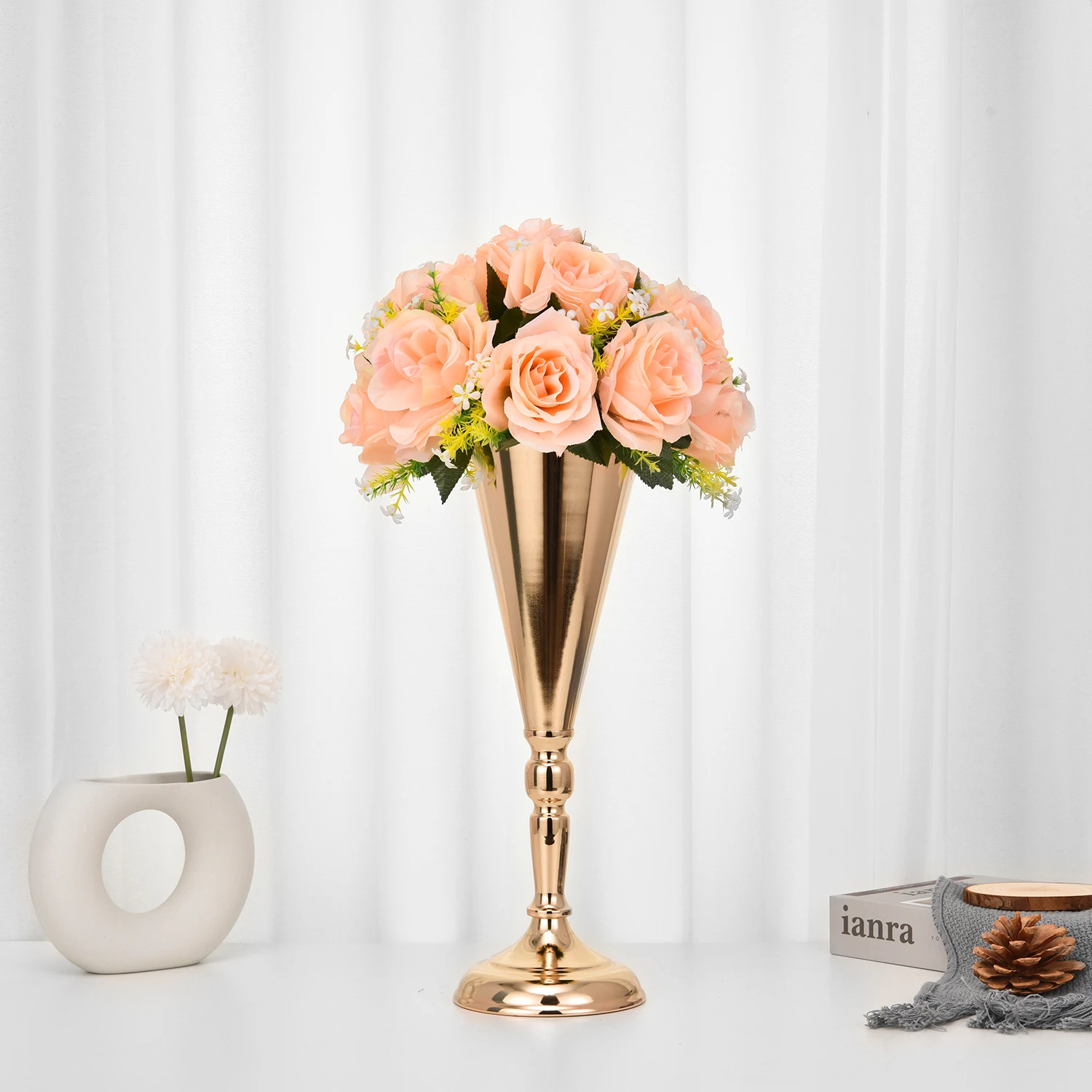 

Metal Floor Vases for Wedding Table, Gold Flower Vase, Table Centerpiece, Party Home Decor, 14.7 in Tall, 4 PCs/Set