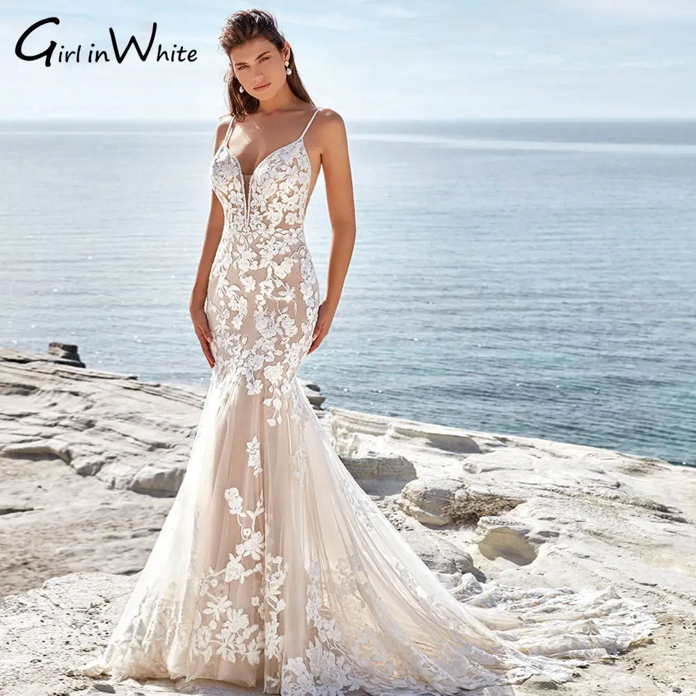 Abiti da sposa a sirena in pizzo con scollo a cuore sexy senza schienale personalizzati Abiti da sposa a tromba con applicazioni di lusso con perline e spalline