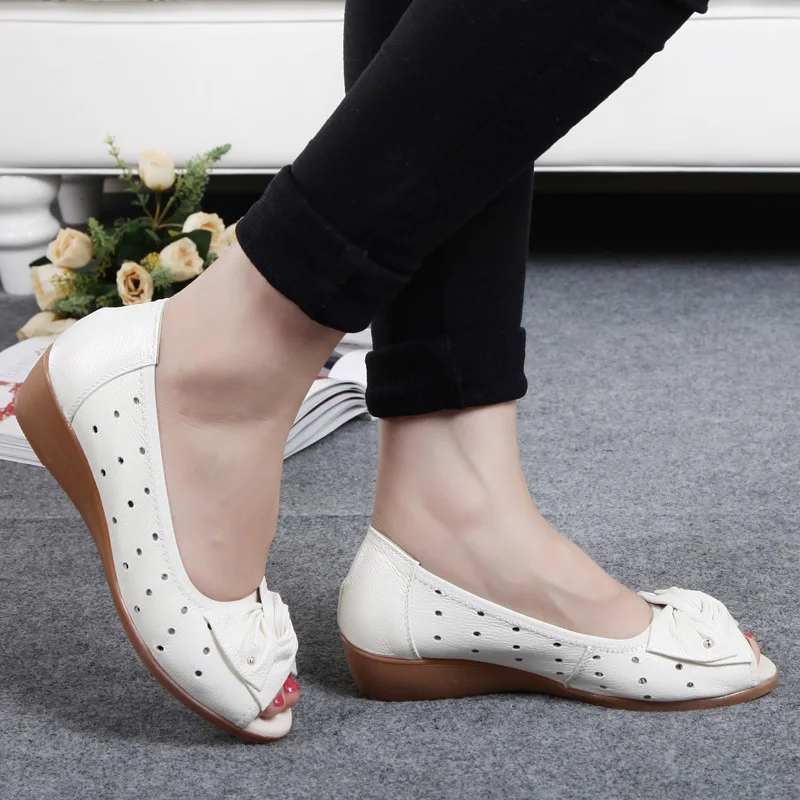 2024 summer mother sandals leather fish mouth with heel breathable sandals middle-aged wedge large size women sandals