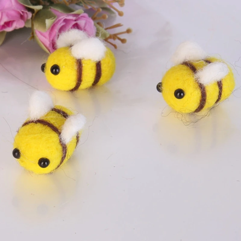 20 Pcs lana feltro Bumble Bee Craft Decor Ball per abbigliamento natalizio tenda cappello decorazione fai da te e artigianato fatto a mano