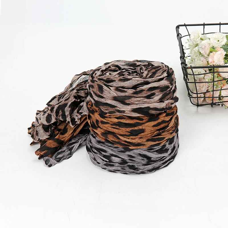 Popular 2021 Women\'s Scarf Winter Keep Warm Leopard Crinkle Foulard Long Soft High Quality Designer Large Scarf Cotton Shawl