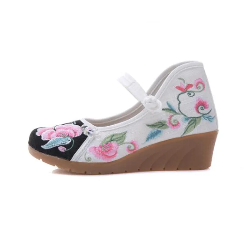 Décolleté con zeppa ricamate floreali da donna primavera scarpe da donna etniche Mary Jane scarpe estive sandali con tacco espadrillas Casual