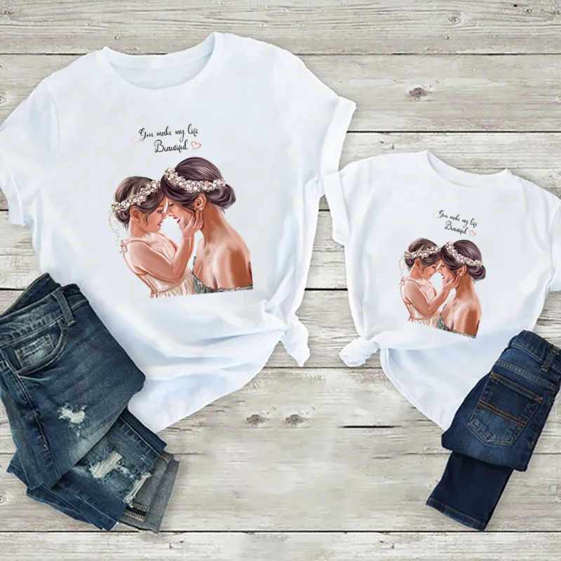 Completi coordinati per la famiglia bella mamma d\'amore con stampa figlia t-shirt Fashion Family Look Tshirt donna ragazze vestiti divertenti