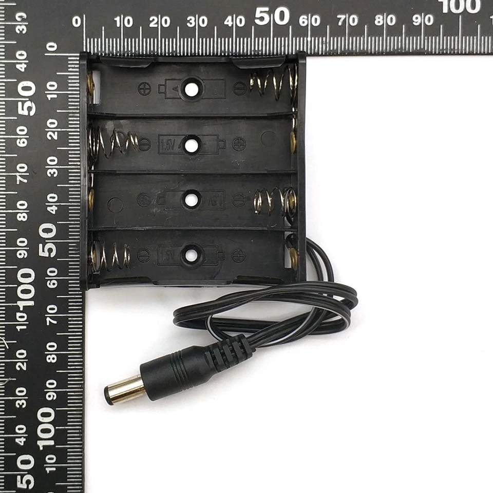 4 X 1.5V AA Battery Holder Plastic Case Storage Box with DC5.5 * 2.1mm Power Plug