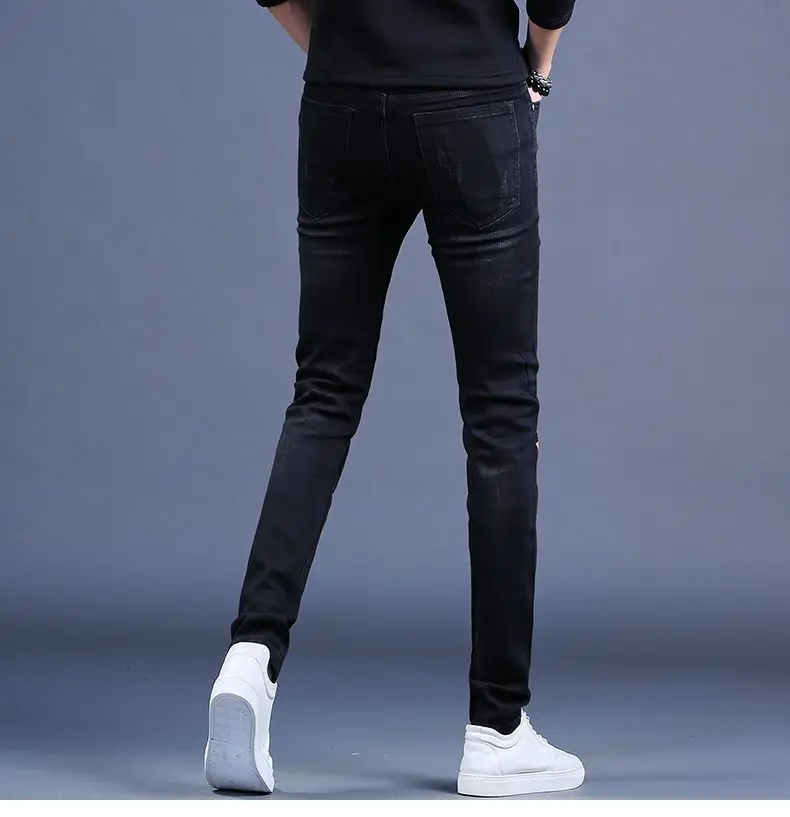 Pantalones vaqueros de lujo ligeros y ajustados con bordado para hombre, pantalones vaqueros elásticos con estampados de alta calidad, pantalones vaqueros casuales de moda urbana de estilo noble;