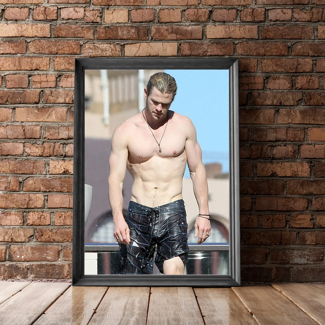 لوحة جدارية لتزيين المنزل من كريس هيمسوورث (بدون إطار) #2