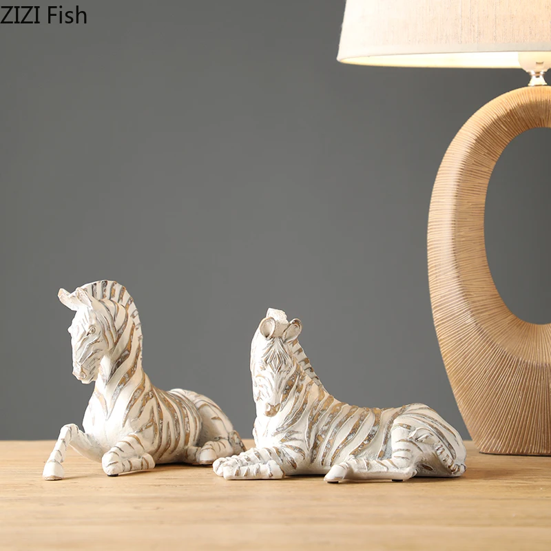 

Creativity Resin Animal Ornaments Simulation Zebra Sitting Zebra Imitation Wood Grain Home Decoration Handicraft Furnishings