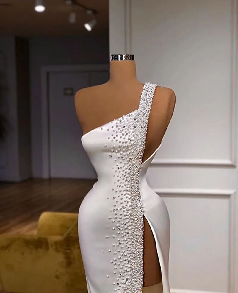 Elegante vestido de noche blanco de un hombro con cuentas de perlas, Sexy, abertura alta, para fiesta Formal, Dubai, 2021