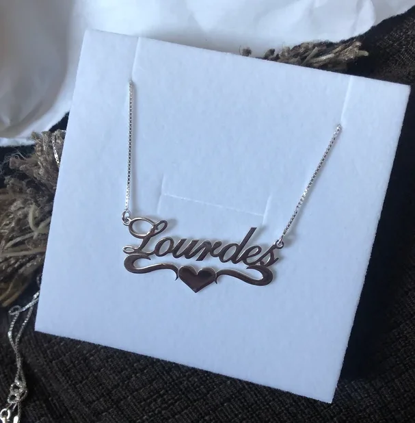 Lateefah Custom Name Sticker Necklaces Custom Personlized Name Letters Heart Shape Colorful Necklaces For Women Fashionable Gift