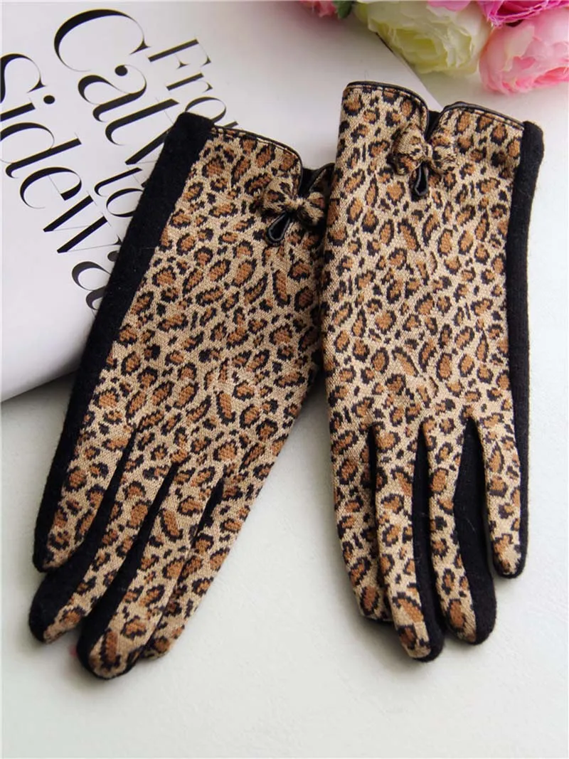 

Classic Leopard Print Bowknot Gloves Vintage Ladies Wool Cashmere Gloves D19