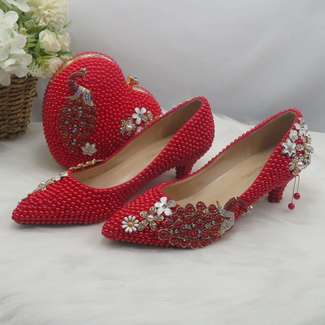 20212021 new arrival heart-shaped red and white pearl peacock point bridal wedding shoes and bag stiletto party dress shoes bag