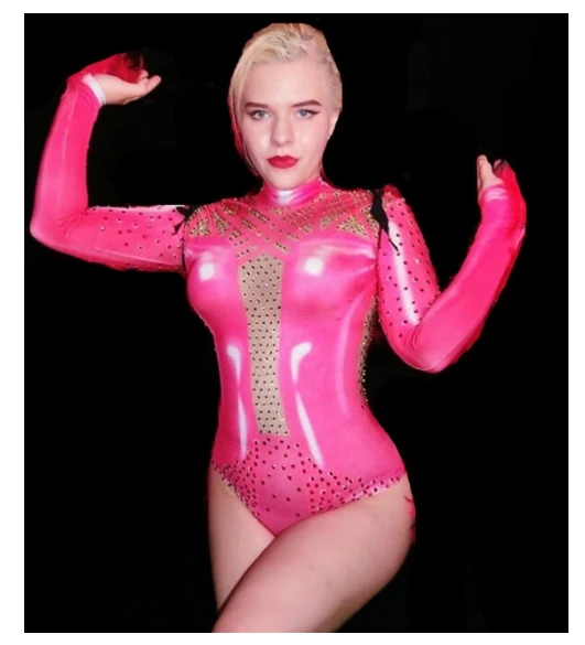 Sexy DJ-zangeres danseres kostuum glanzende kristallen roze patent bodysuit panty's lange mouw elastische magere turnpakje podiumkleding