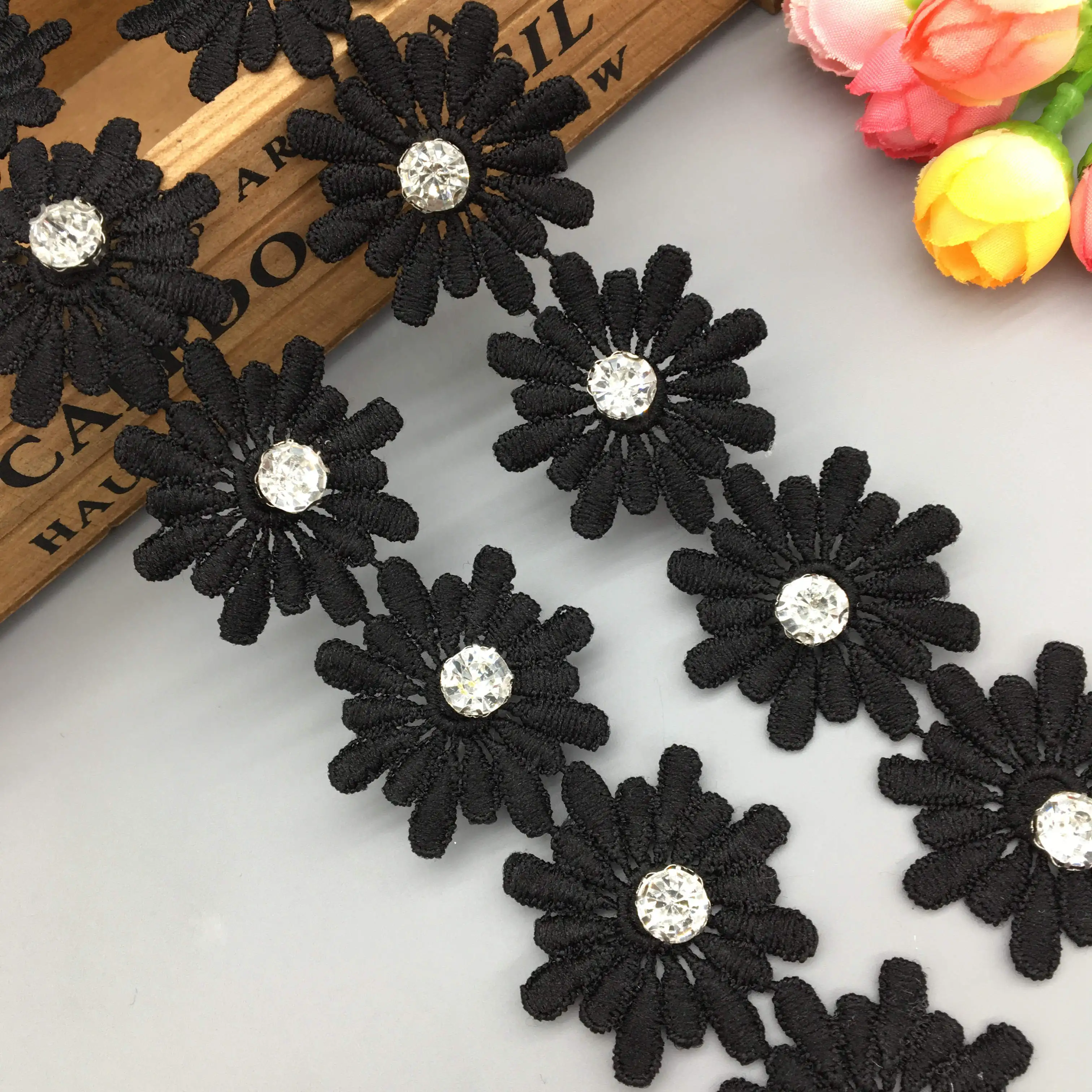 

1 Yard Black 3D Cotton Daisy Flower Lace Trim Embroidered Fabric Ribbon Applique Handmade DIY Wedding Dress Sewing Carft 3.8cm
