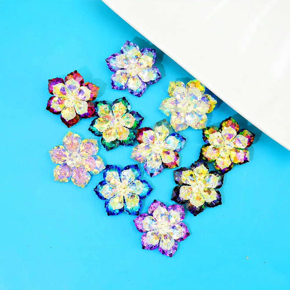 CINDY XIANG Shining Crystal Flower Brooches For Women Handmade Winter Fashion Pin 20 Colors Available Party Accessories