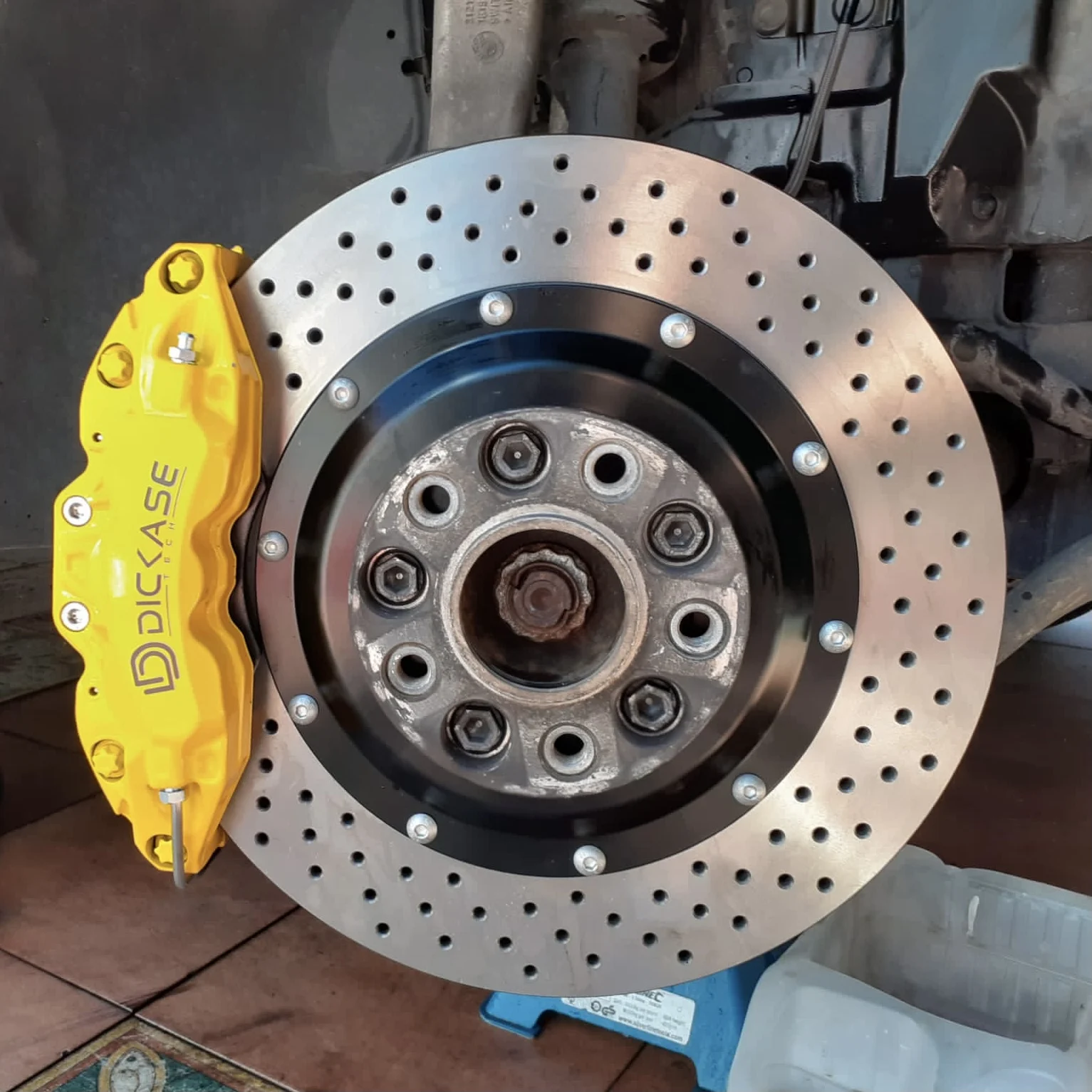 Discase 6 Pot big Brake Caliper Yellow Color With 380*32mm Cross Drilled Rotor For Bmw X6 E71 Front 20 Inch