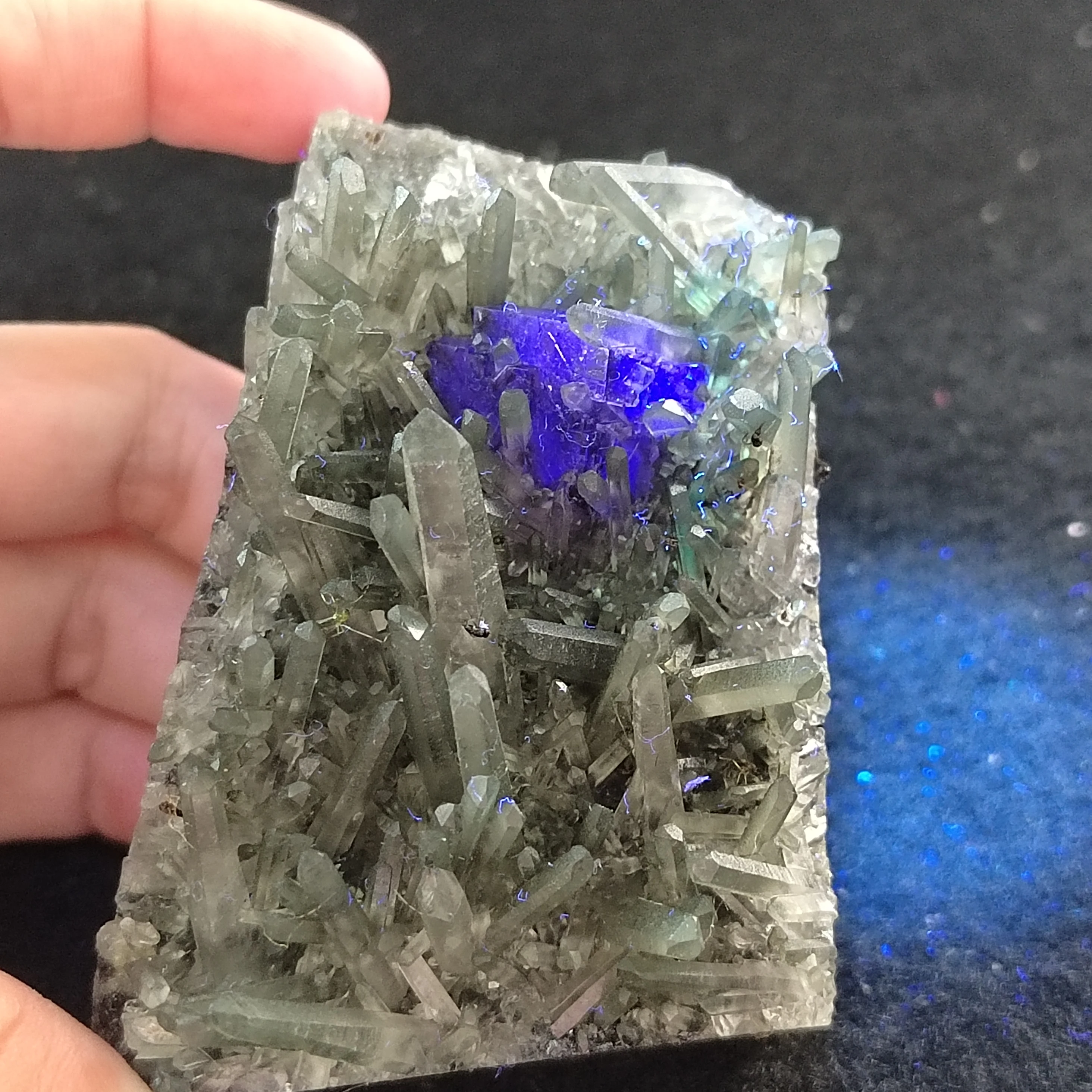 260gNatural violet, blue fluorite and green crystal stone family decoration healing crystal quartz gem mineral specimens