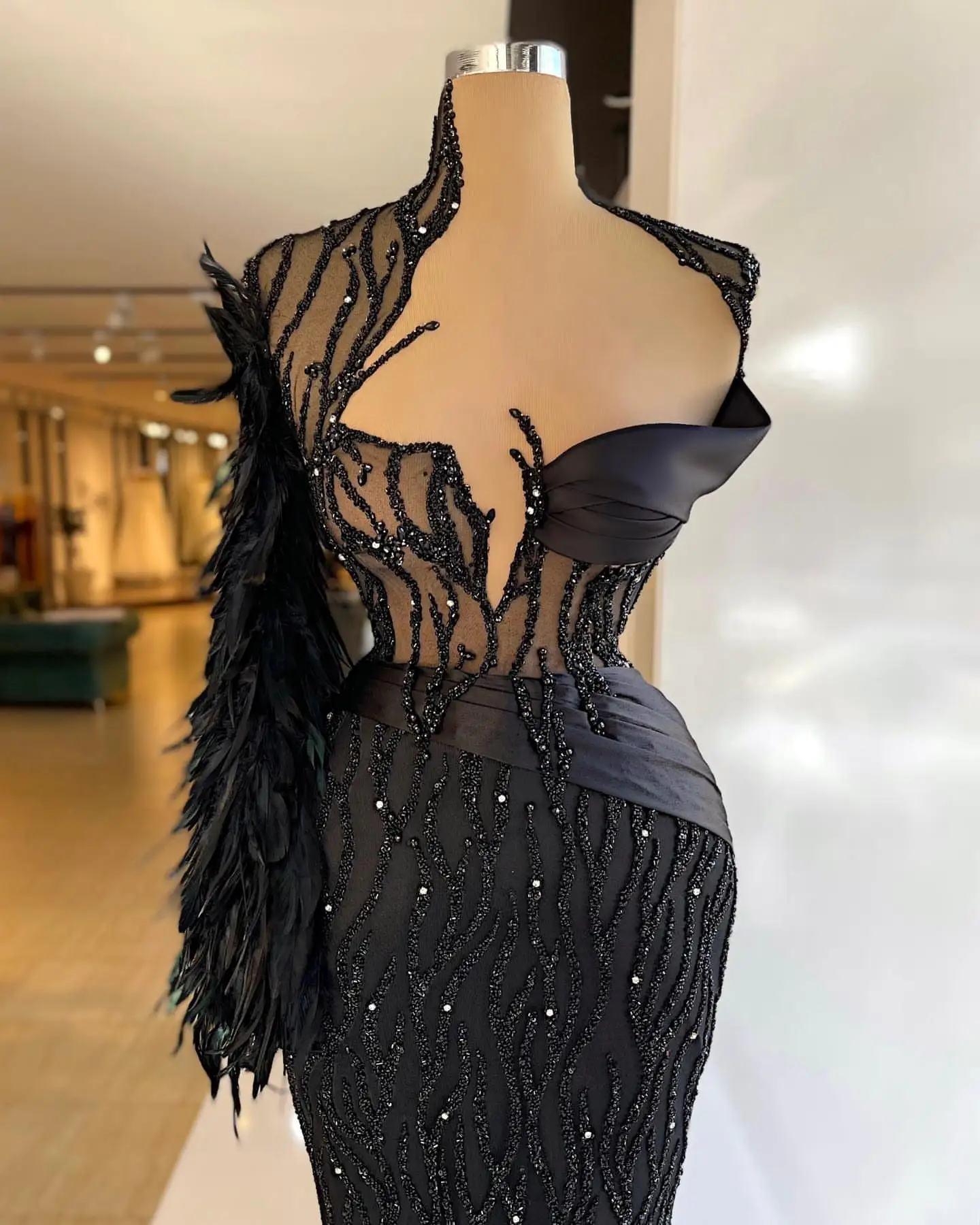 Nieuwe Luxe Mermaid Avondjurken Een Schouder Lange Mouwen Veren Pailletten Shiny Vrouwen Elegante Prom Pageant Jurken Custom Made