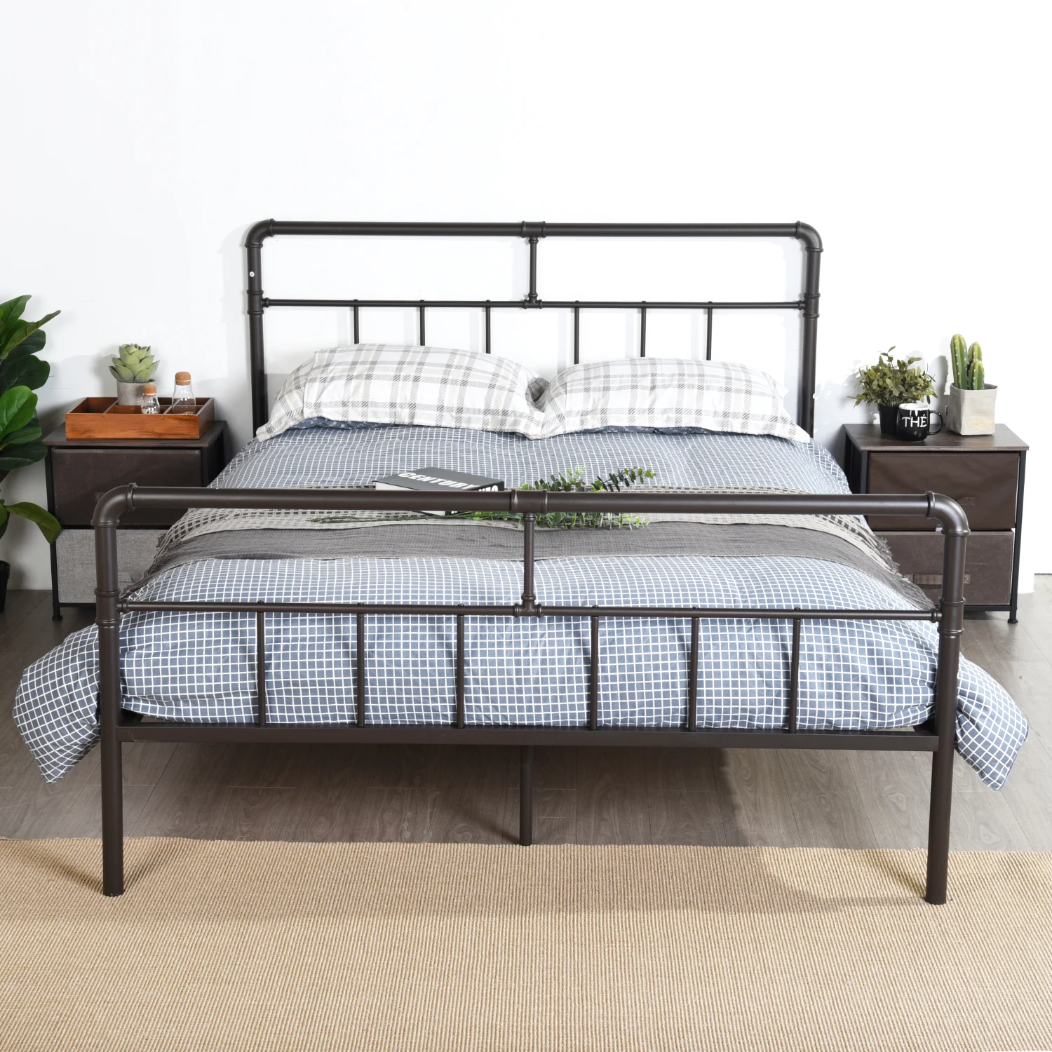 Metal Bed Frame Queen with Headboard and Footboard  Noise-Free and Anti-Slip Mattress Foundation Platform Bed Frame