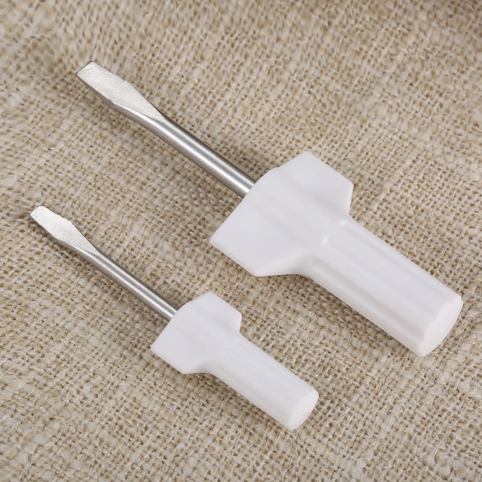 Juego de destornilladores para máquina de coser, herramienta de reparación grande y pequeña, cabeza plana, estuche de bobina ajustable, Gadget apto para Singer/Butterfly Craft DIY, 2 unidades