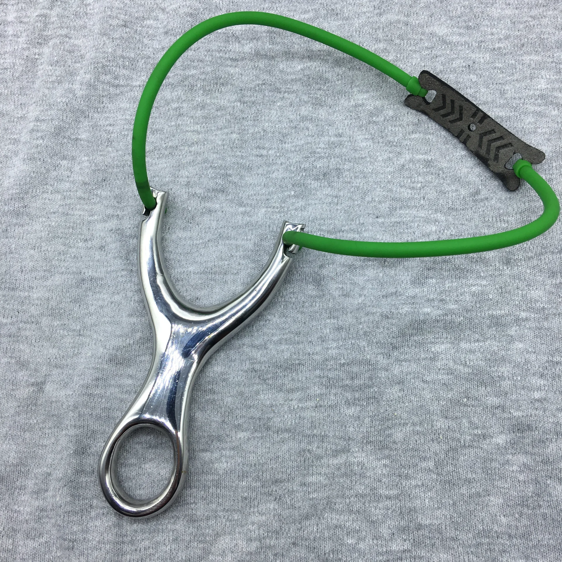 

Single Mirror Polishing Slingshot of Titanium Card Single Shot Catapult Hunting Outdoor High Quality Shooting Bow and Arrow