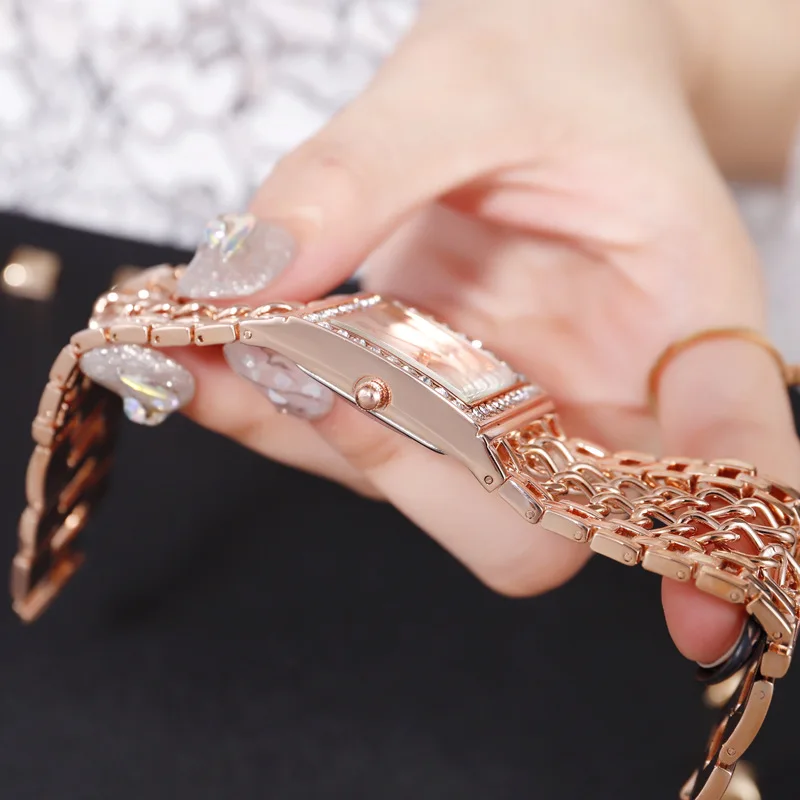 K Ins Vintage Women\'s Square Watch Gold Chain Watch Alloy Rhinestone Quartz Watch Jewelry