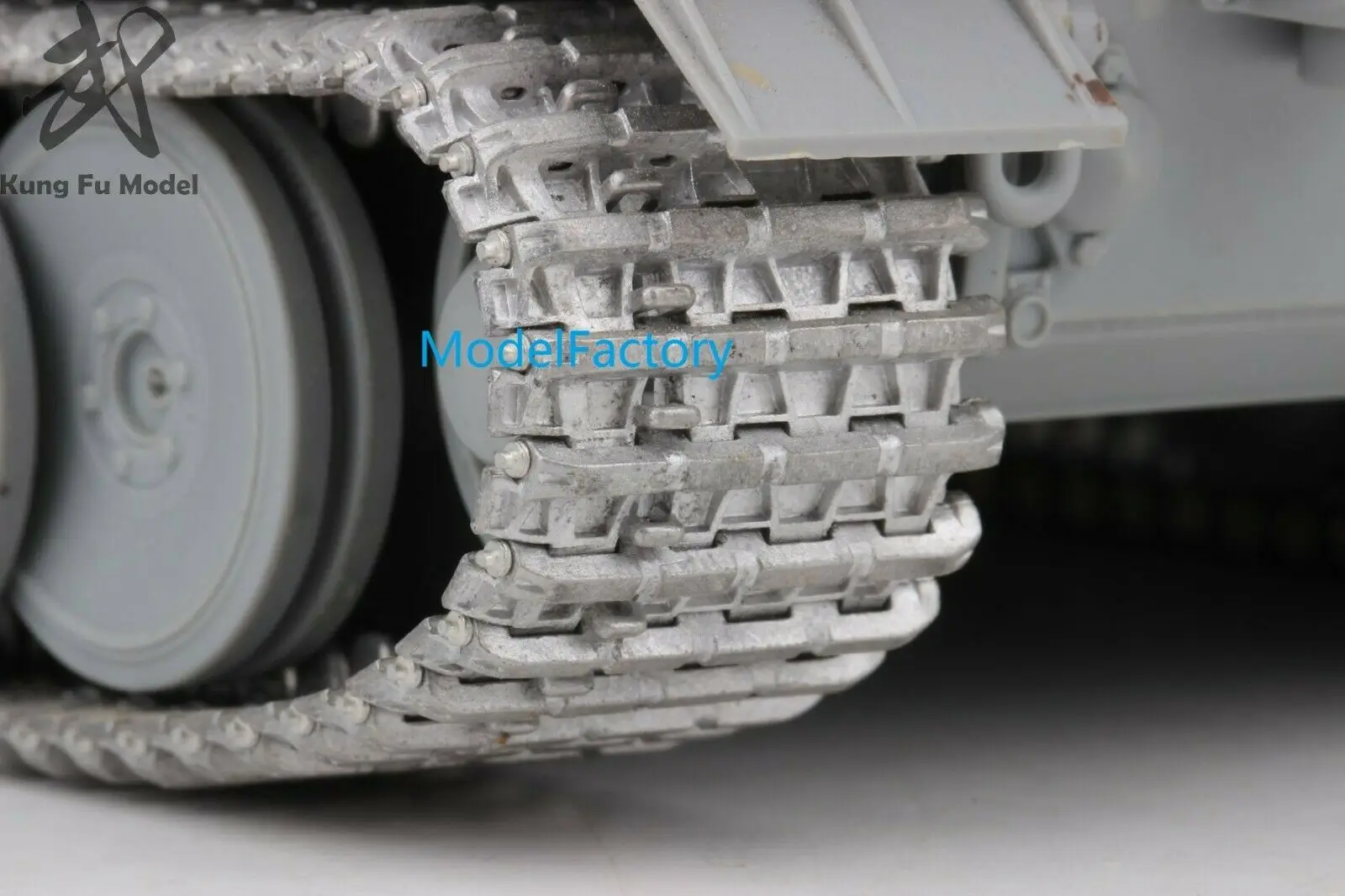 R รุ่น CQ35003K 1/35โลหะ Track [ประเภทกระจก] สำหรับ Tiger I เริ่มต้นการผลิต