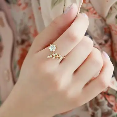 New fashion adjustable small daisy flower open ring twisted leaves wishful flower open ring