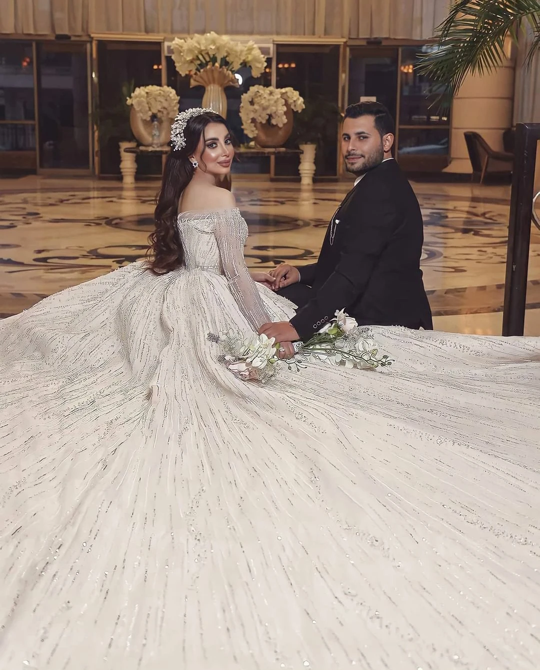 Vestidos De novia De Dubái con hombros descubiertos, vestidos De novia De lujo De manga larga, Vestido De novia árabe hecho A medida