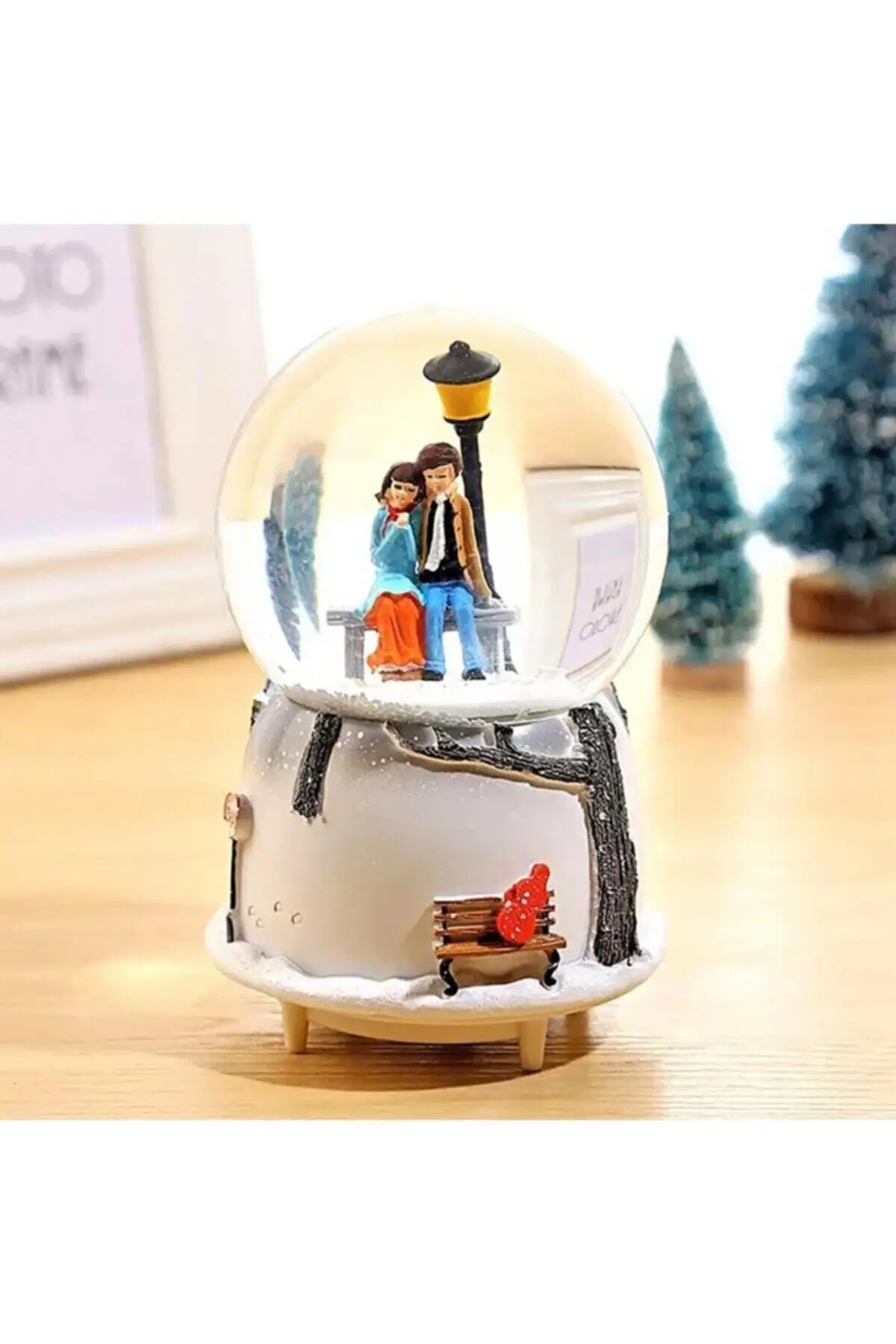 

Lovers Meeting Under the Streetlight Snow Globe And Music Box-Illuminated Crystal Balls Magnetic Globes Souvenirs