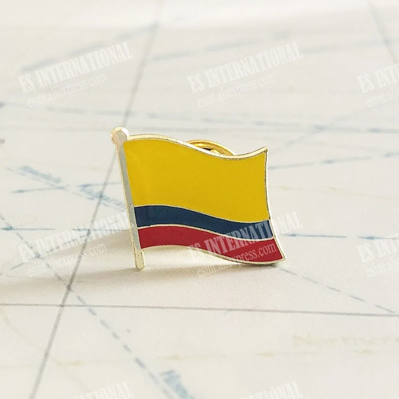 

Colombia National Flag Lapel Pins Crystal Epoxy Metal Enamel Badge Paint Brooch Souvenir Suit Personality Commemorative Gifts