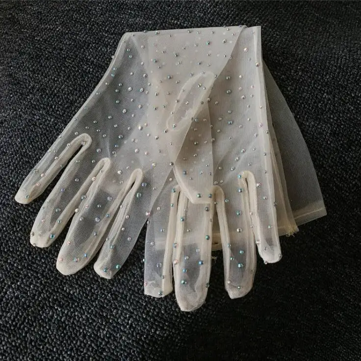 Women\'s elegant shiny diamonds beaded party dancing long mesh glove female spring summer sunscreen lace glove 40cm R626