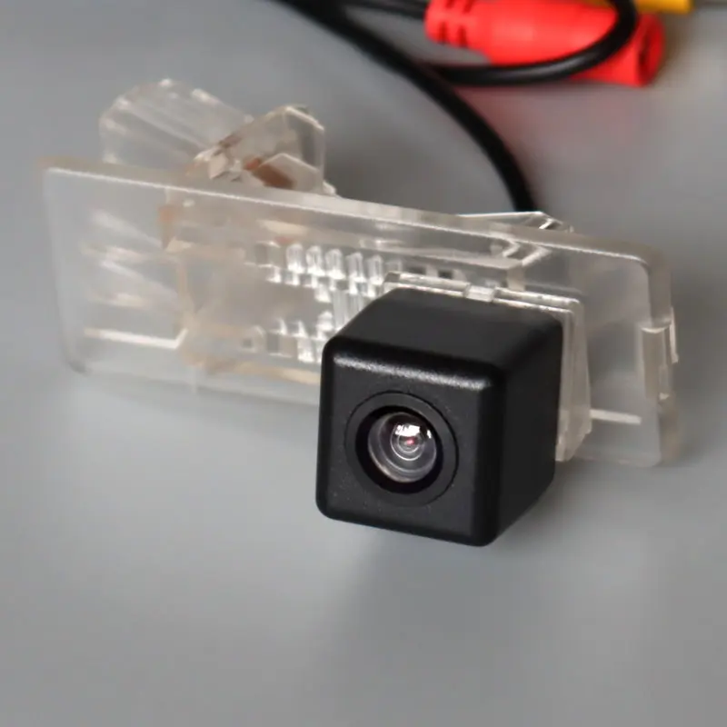 FOR Renault Duster / Dacia Duster 2010~2020 Car Rear View Camera HD CCD Back up Parking Camera License Plate Light Installation