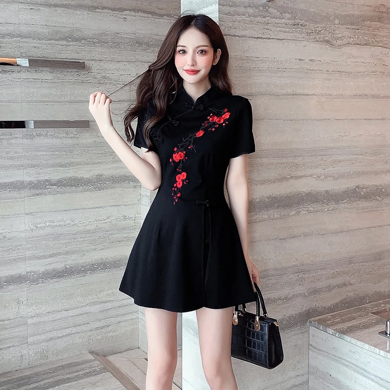 Retro embroidered cheongsam dress + high waist shorts two-piece suit 2023 new suit female summer fashion