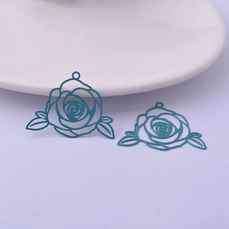 50 Stück AC11619 24*30mm Filigrane Ausgehöhlte Rosenblüten-Anhänger Ohrring-Verbinder – Detail 11