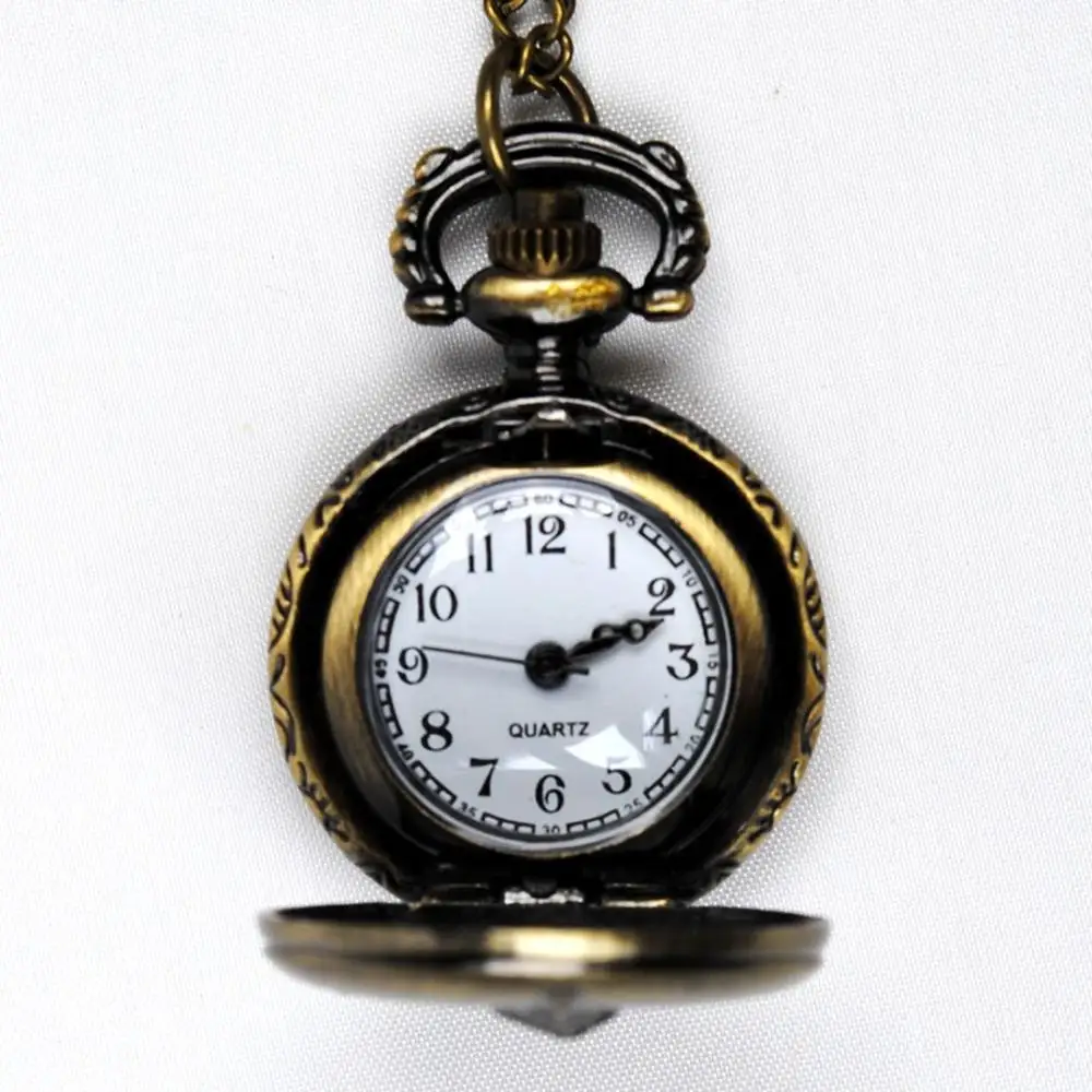 Creative fashion retro carved love petal pocket watch wholesale classic small pocket watch